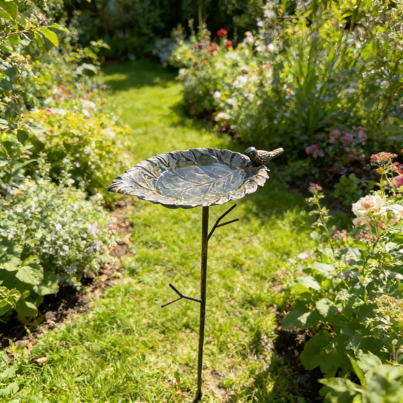 Lotus Leaf Bird Bath Stake for Garden Birds - Image 5