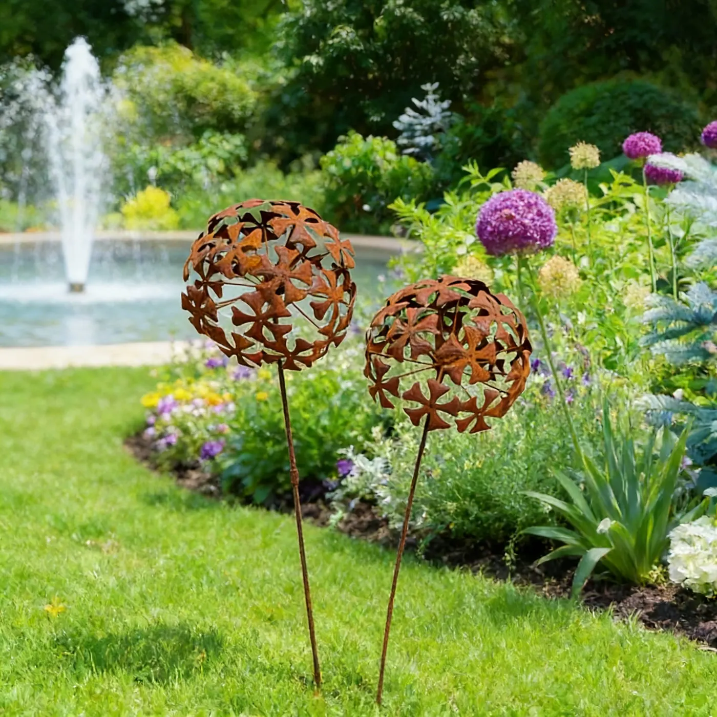 Rustic Hydrangea Flower Garden Stake for Outdoor Decor - Image 8